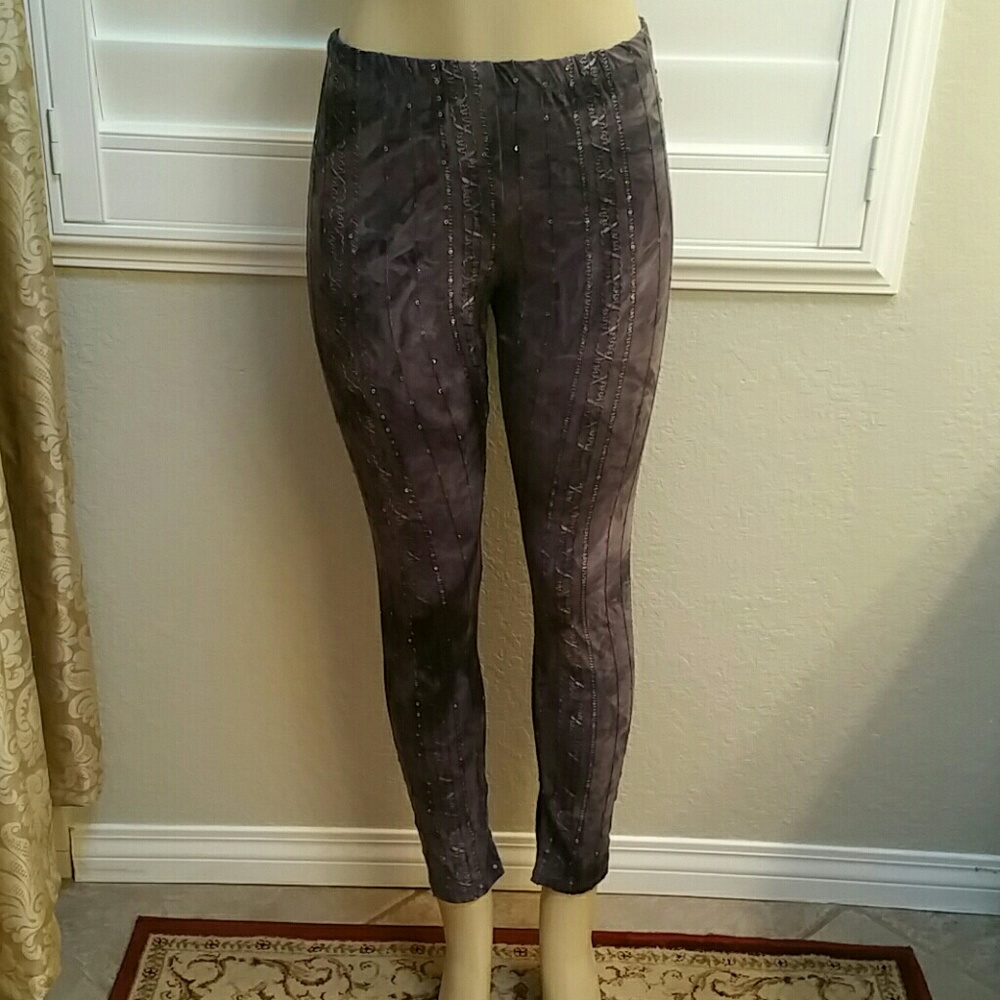 NWOT Beautiful leggings from Venus